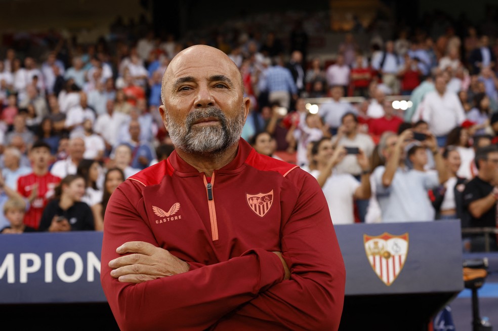 Jorge Sampaoli n&atilde;o teve boa passagem pelo Sevilla na temporada 2022/23 &mdash; Foto: REUTERS