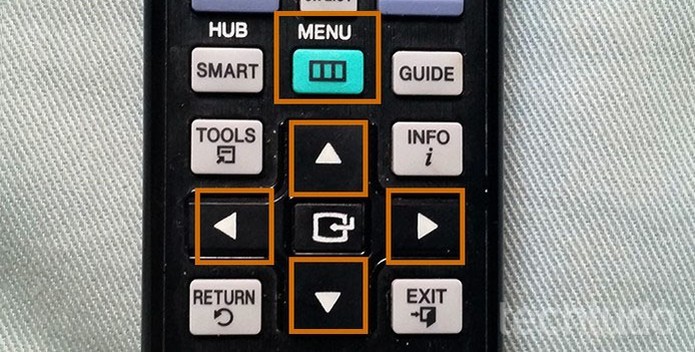 Acesse o menu de recursos da Smart TV Samsung (Foto: Barbara Mannara/TechTudo)