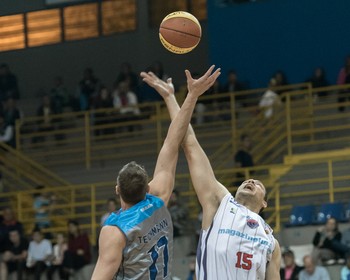 Franca x Rio Claro basquete (Foto: Newton Nogueira)