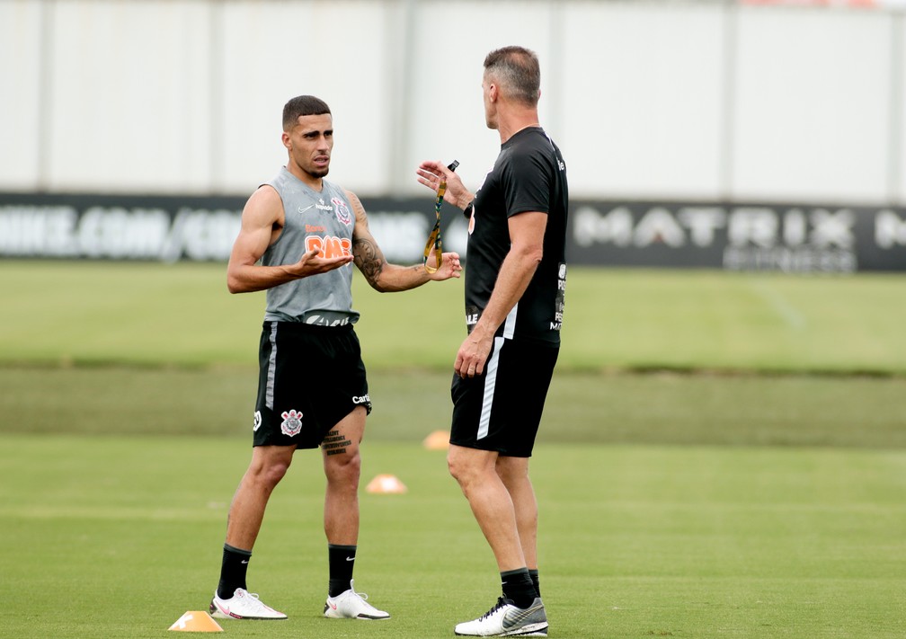 Da hora extra no treino às dicas do técnico na base: como Mancini 