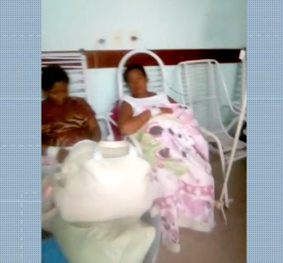 Sem leitos, grávidas esperam cirurgia em cadeiras — Foto: Reprodução/TV Anhanguera