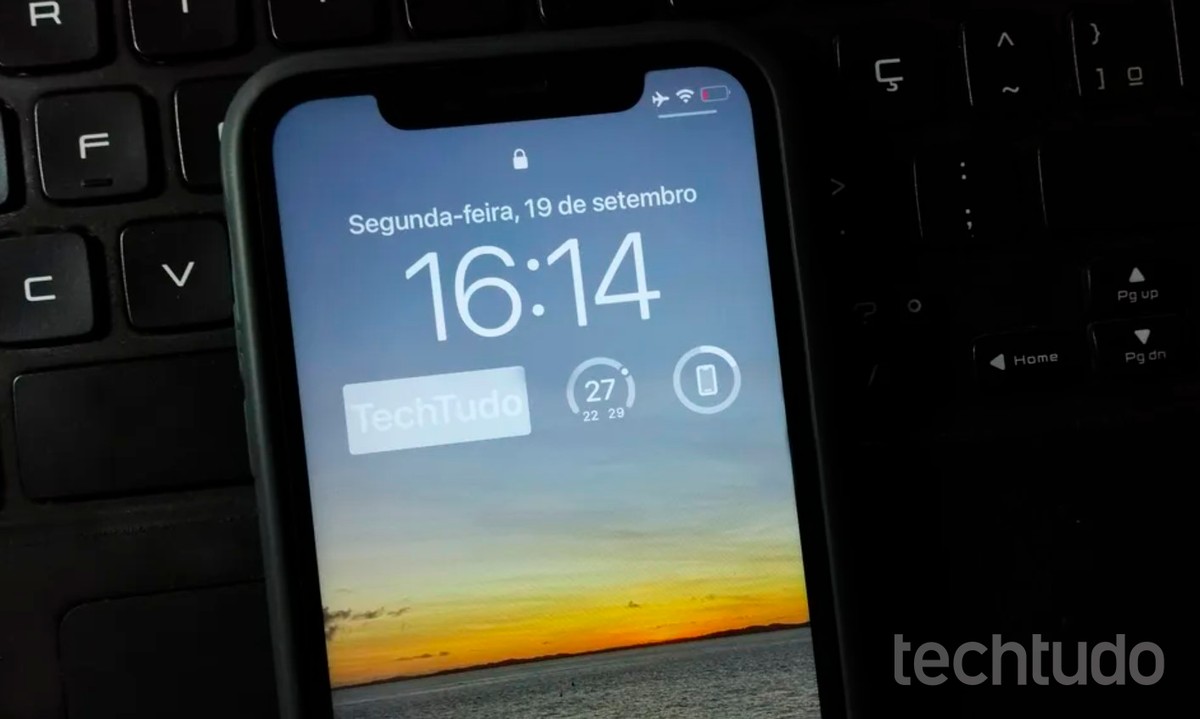 iOS 16: como colocar o nome do iPhone na tela de bloqueio