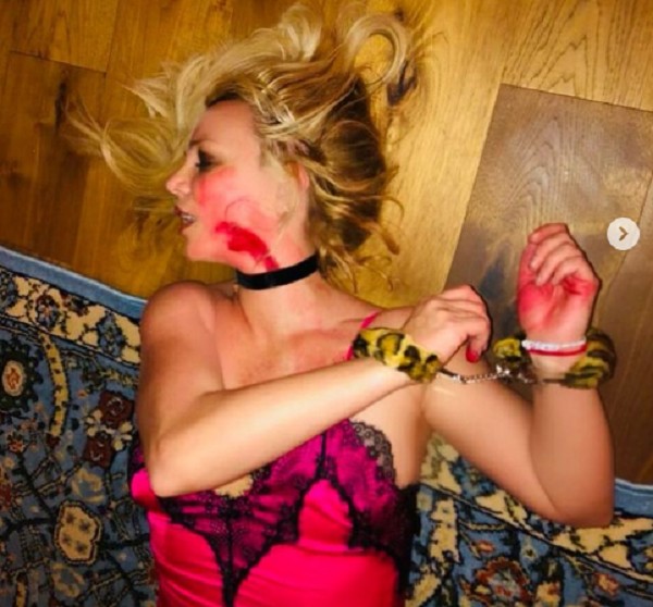 A cantora Britney Spears em sua fantasia de Halloween (Foto: Instagram)