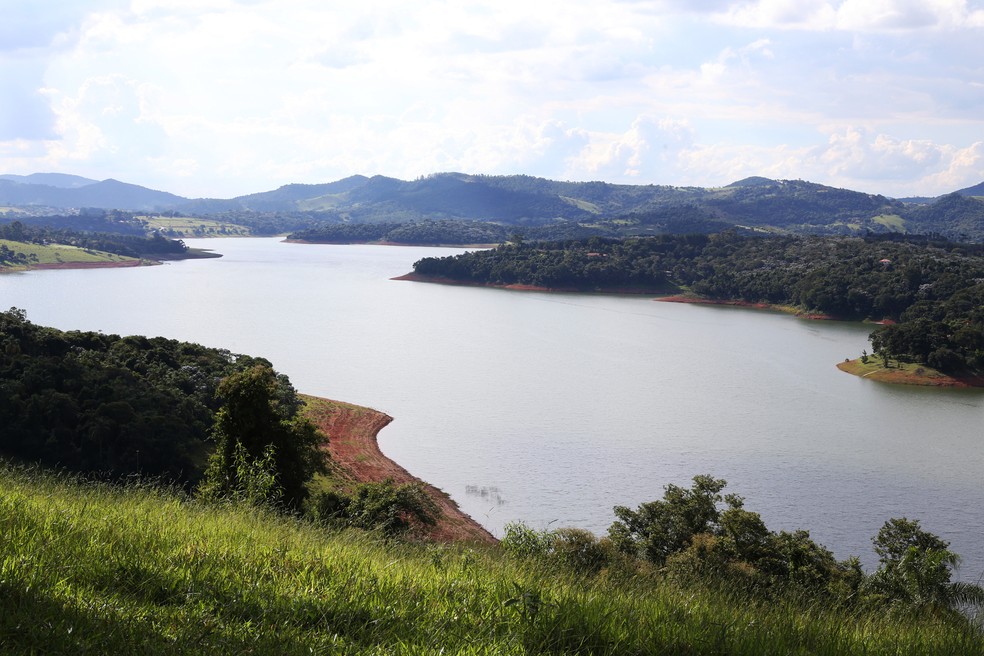 O Cantareira este ano: apesar da natureza lutar por uma recuperaÃ§Ã£o, nÃ­vel da Ã¡gua estÃ¡ momento de alerta â Foto: Adriano Rosa
