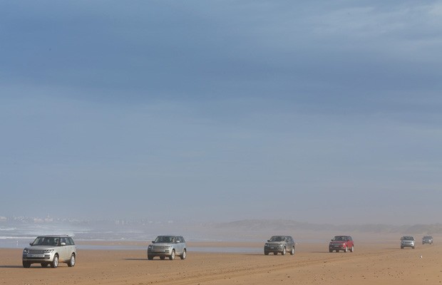 G1 avaliou o novo Range Rover no deserto da África (Foto: Divulgação)