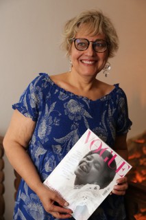 Autora do aclamado “A Gorda” e atração do line-up internacional da Flip, a moçambicana Isabela Figueiredo, que foi destaque na Vogue em julho