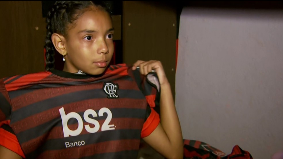 Torcedora de 9 anos do Flamengo chora ao conhecer o Maracan&atilde; e sonha com foto com Gabigol &mdash; Foto: Reprodu&ccedil;&atilde;o/EPTV 