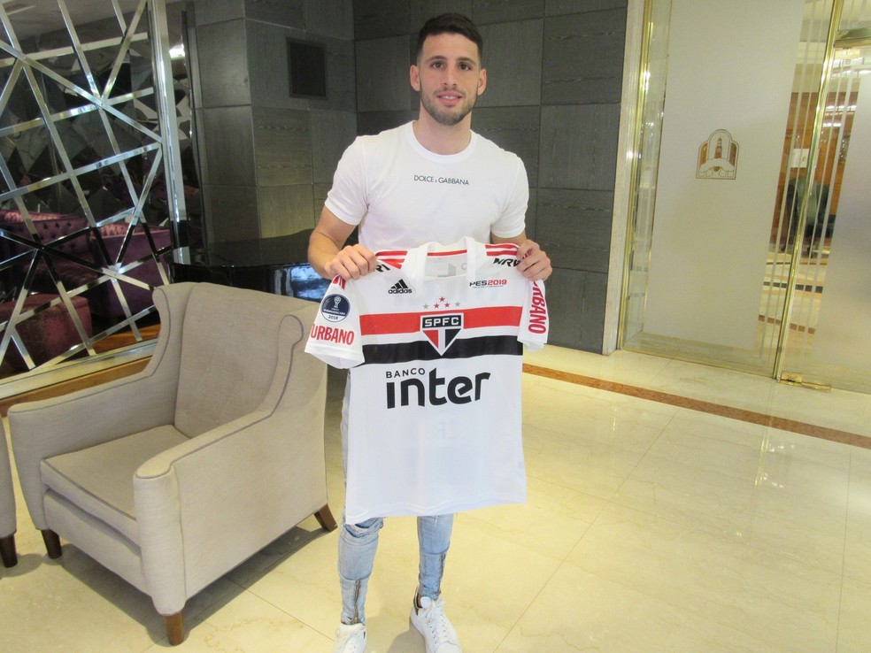 E O Calleri Sao Paulo Consulta Mas Atacante Argentino Sinaliza Permanencia Na Europa Sao Paulo Ge