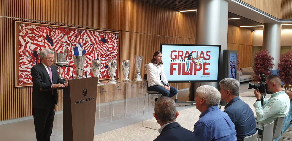 Filipe Luís concede coletiva de despedida do Atlético de Madrid — Foto: Fernando Kallas