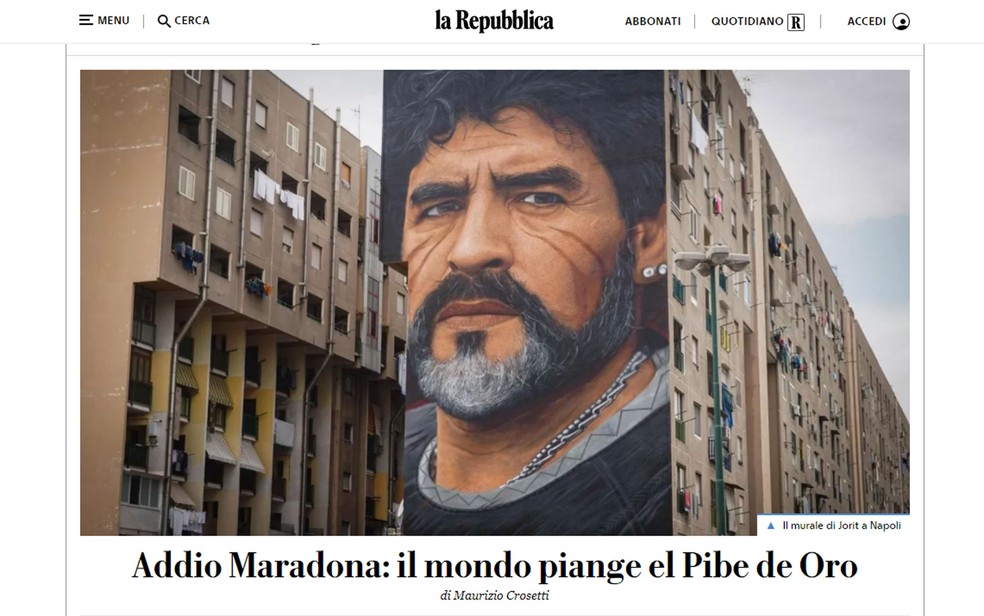 Mural em Nápoles, cidade onde Maradona jogou, estampa home da versão online do jornal La Reppublica nesta quarta-feira (25) — Foto: Reprodução/La Reppublica