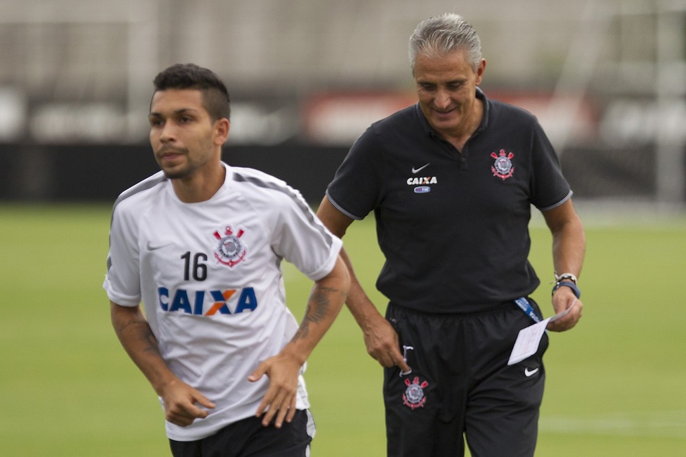 A transformação de Petros: coadjuvante no Corinthians, capitão e líder no São Paulo