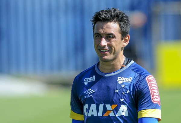 Robinho reforça Cruzeiro diante da Chape, Dedé e Ezequiel seguem de fora