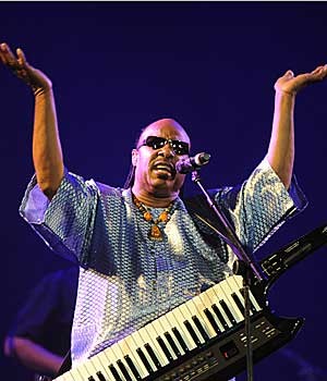 Stevie Wonder lança duas músicas inéditas após 11 anos