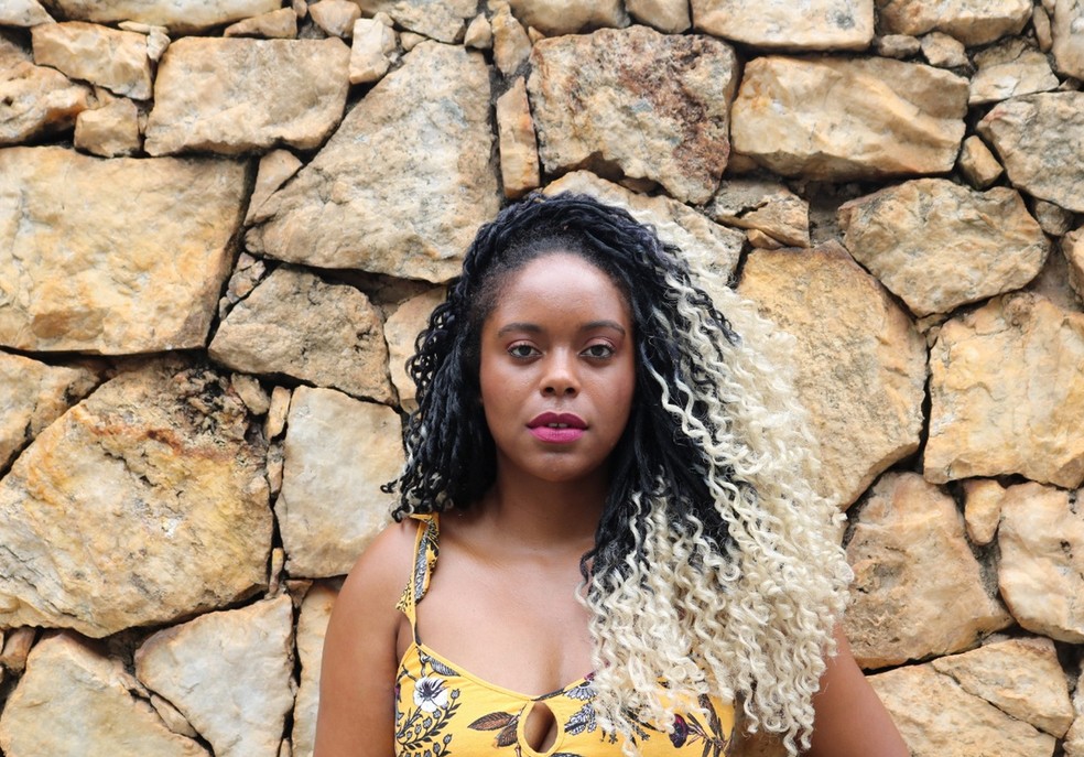 Blogueira Lívia Teodoro é a idealizadora do projeto Sou Negra e Quero Falar! — Foto: Ygor Gabriel/Divulgação