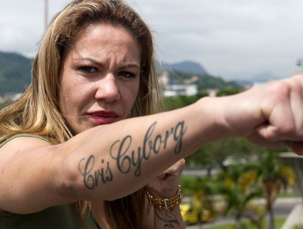 criscyborg_lutadora2_ideraldogomes1024.jpg