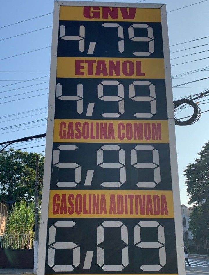 Após redução do ICMS, posto de combustível vende gasolina a R$ 5,99 em Resende