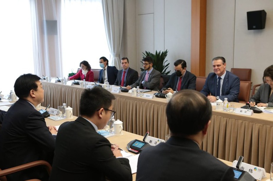 Ministro da Agricultura, Carlos Fávaro, se reuniu com executivos da Cofco, na China