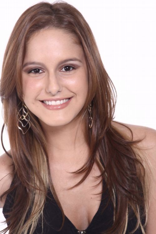 Aos 19, atriz de 'Teca na