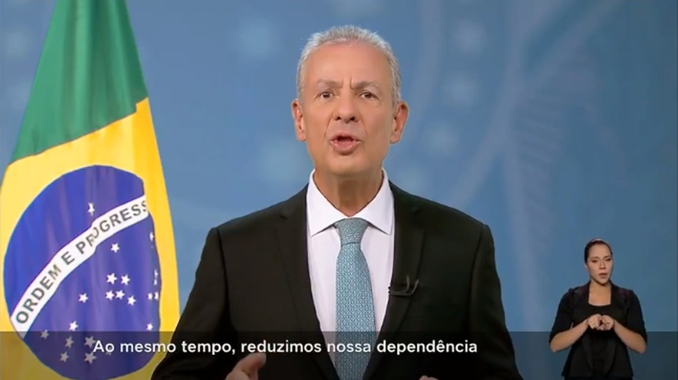 O ministro de Minas e Energia, Bento Albuquerque, durante pronunciamento na TV sobre crise hídrica — Foto: Reprodução
