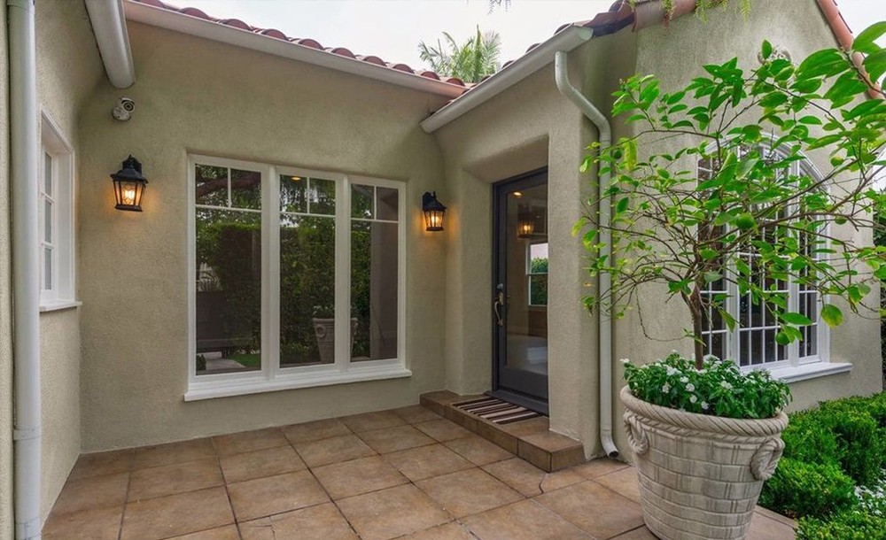 Charlize Theron coloca casa na Califórnia à venda por R$ 9,9 milhões (Foto: Divulgação/Realtor)