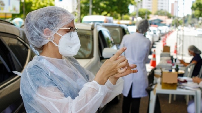 Após decisão judicial, Natal suspende vacinação de trabalhadores da saúde  para adequar grupos prioritários | Rio Grande do Norte | G1