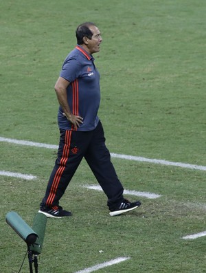 Edinho critica desentrosamento do Flamengo: Teve dez dias para treinar