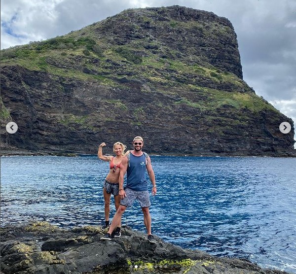 Chris Hemsworth e Elsa Pataky em passeio por ilha australiana (Foto: Instagram)