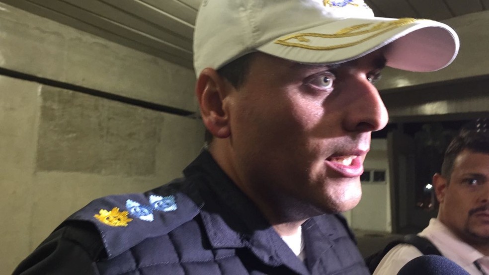 O tenente-coronel Silvio Luiz mostrou preocupação por conta da polêmica nos bastidores antes da final da Taça Guanabara — Foto: Raphael Zarko