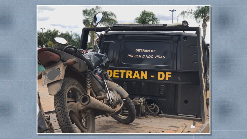 Detran apreende moto no DF com R$ 256 mil em multas e quase 4 mil infrações  — Foto: Detran-DF/Divulgação