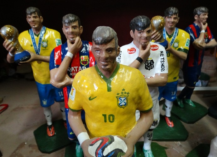 neymar artesão caruaru (Foto: Lafaete Vaz / GloboEsporte.com)