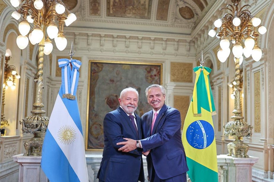 Presidente do Brasil, Luiz Inácio Lula da Silva, e presidente da Argentina, Alberto Fernández, durante recepção na Casa Rosada