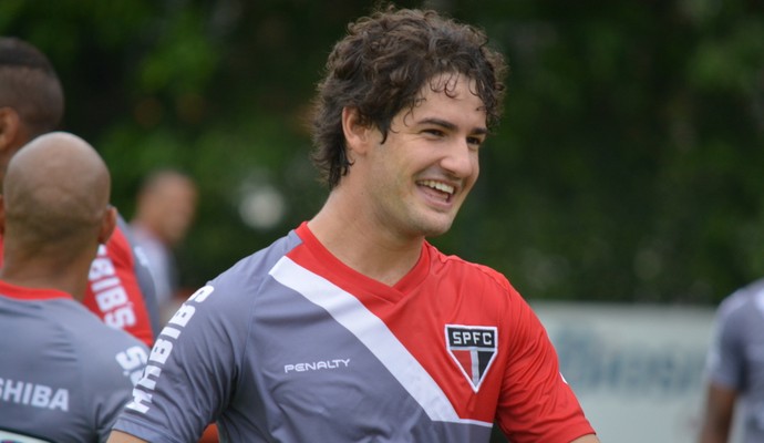Pato cita importância do primeiro gol pelo Tricolor: 'Hoje estou mais leve'
