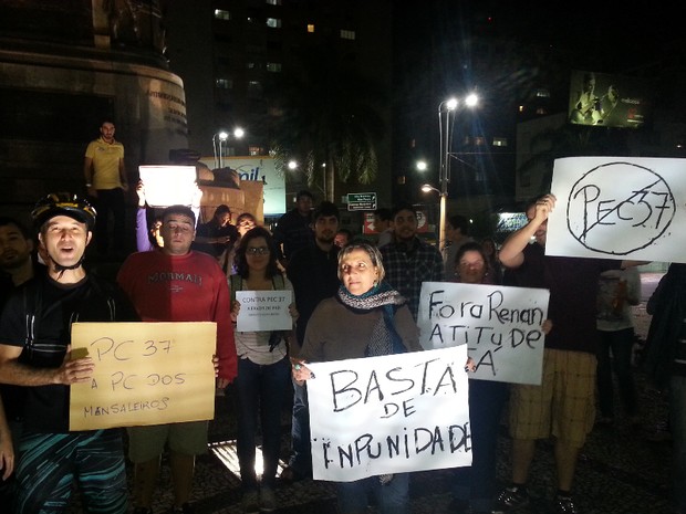 Manifestantes fazem novo protesto em Santos (Foto: Ivair Vieira Jr/G1)