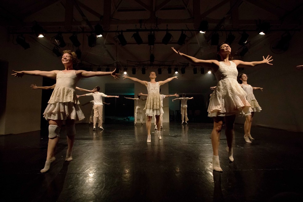 Companhia realiza mais três apresentações neste fim de semana. Público pode pagar quanto quiser nos ingressos. — Foto: Fábio Alcover.