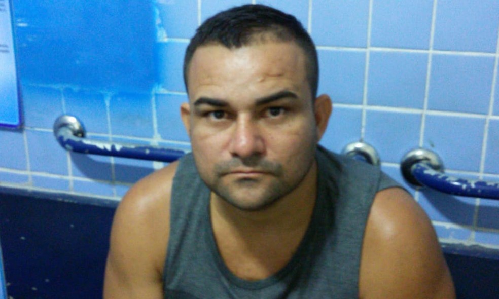Homem é preso em flagrante por aplicar golpes na região de Petrolina. — Foto: Divulgação Polícia Militar