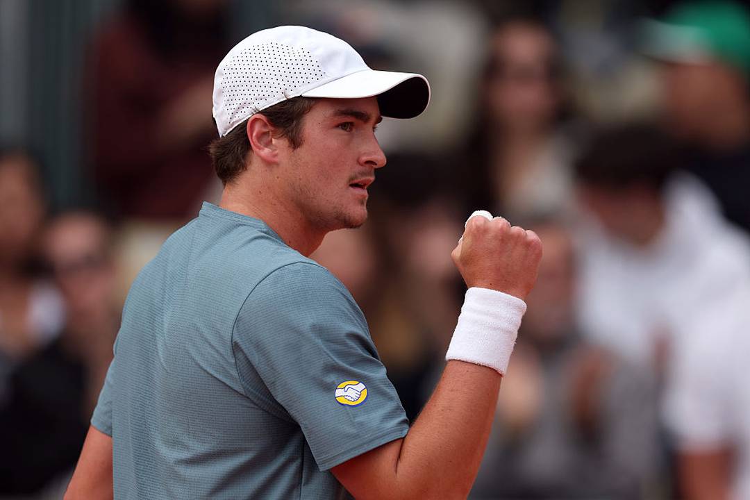 João Fonseca comemora ponto no Masters 1000 de Monte Carlo