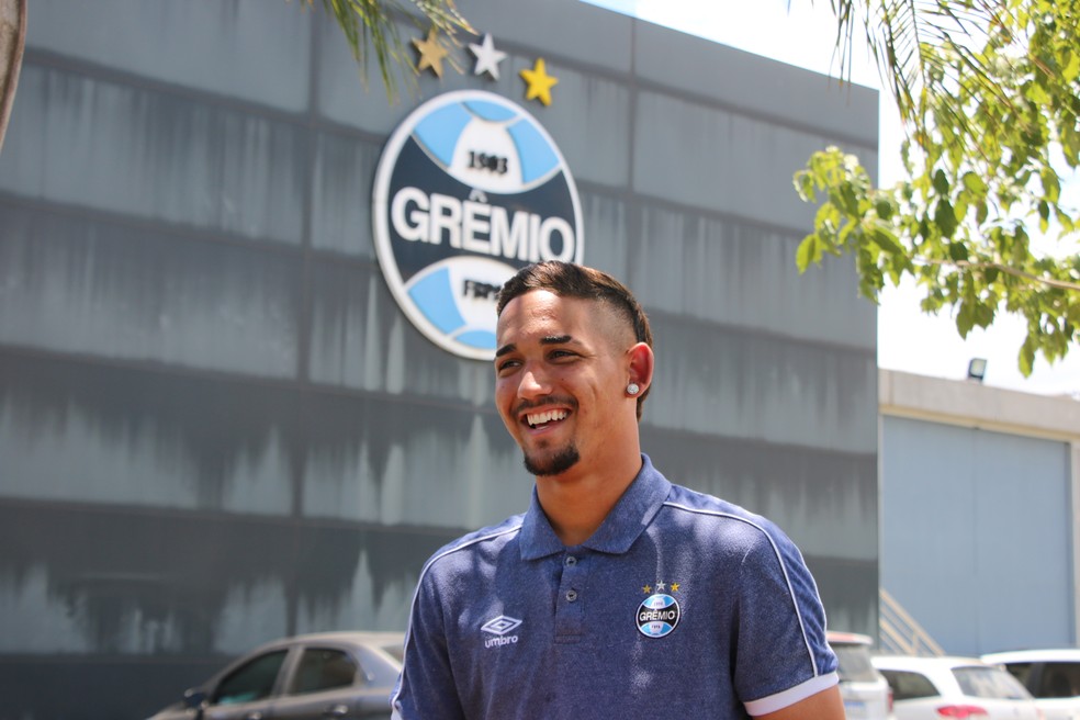 Grêmio empresta jovem meia com multa de R 480 milhões para time de Portugal; veja detalhes