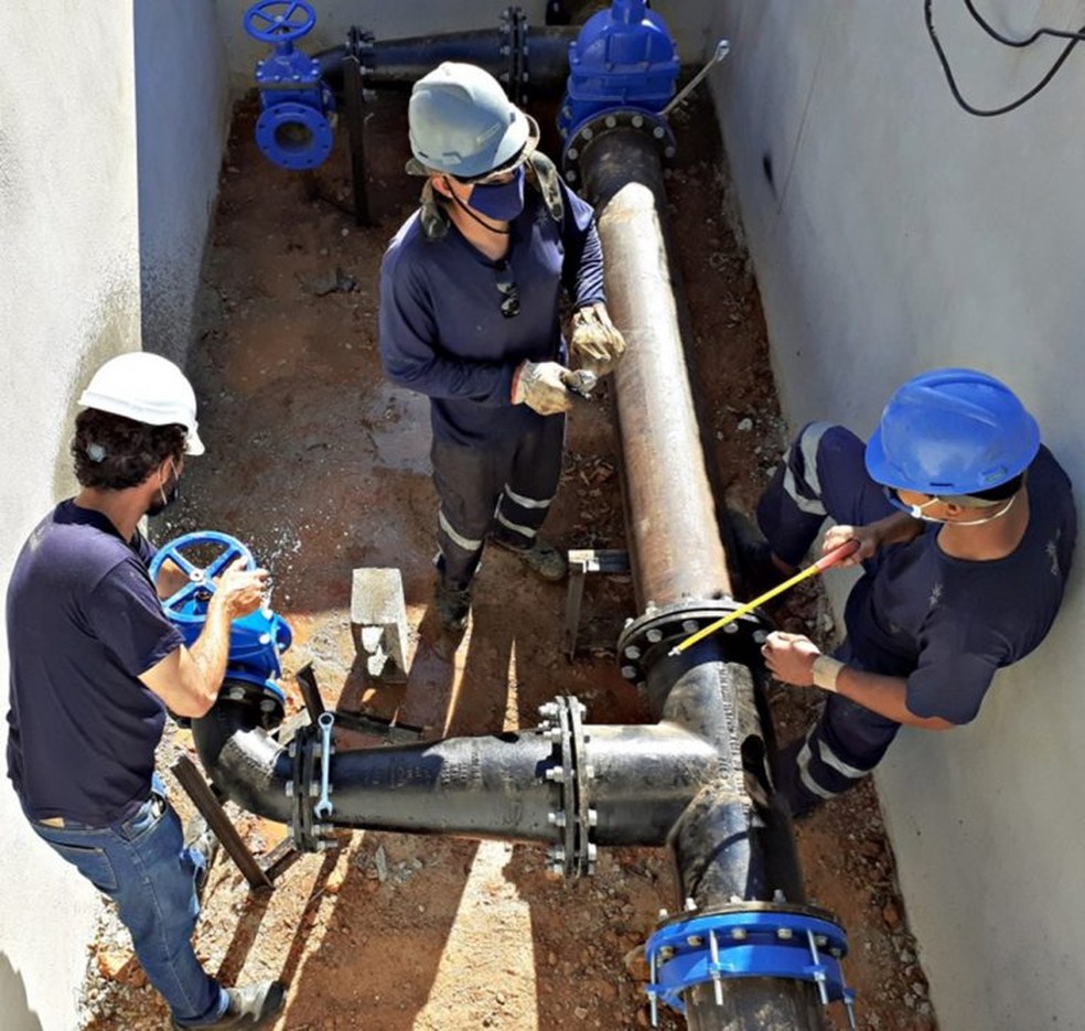 Saae instala v&aacute;lvula reguladora e interrompe abastecimento de &aacute;gua em Sorocaba &mdash; Foto: Divulga&ccedil;&atilde;o/Saae Sorocaba