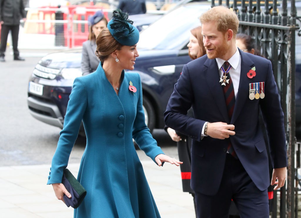 LONDON, ENGLAND - APRIL 25: Catherine, Duchess of Cambridge and Prince Harry, Duke of Sussex attend the ANZAC Day Service of Commemoration and Thanksgiving at Westminster Abbey on April 25, 2019 in London, United Kingdom. (Photo by Chris Jackson/Getty Ima (Foto: Getty Images)