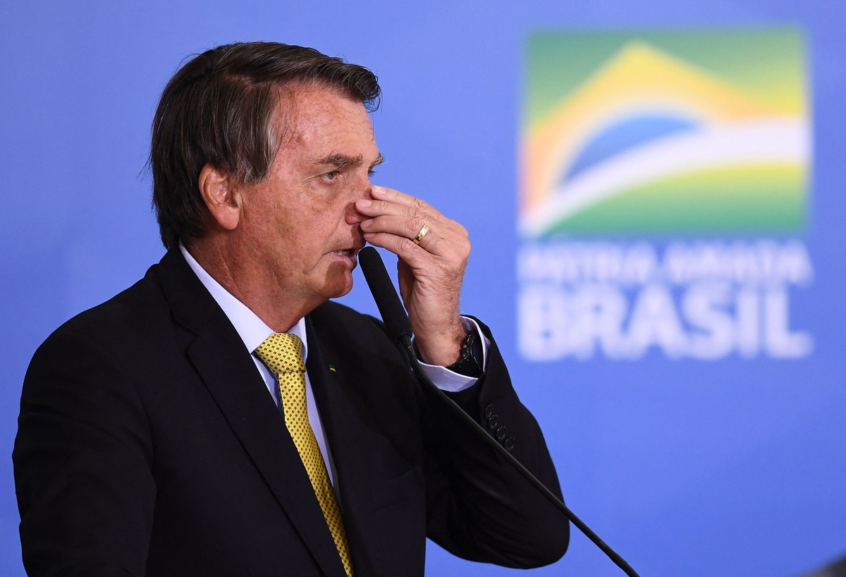 Bolsonaro reclama de soluços que persistem há dias; entenda possíveis causas | Ciência e Saúde
