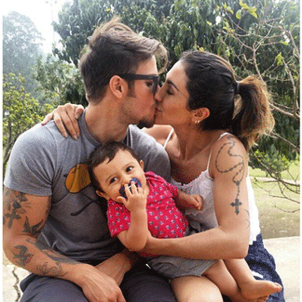 Família completa e cheia de amor (Foto: Reprodução - Instagram)