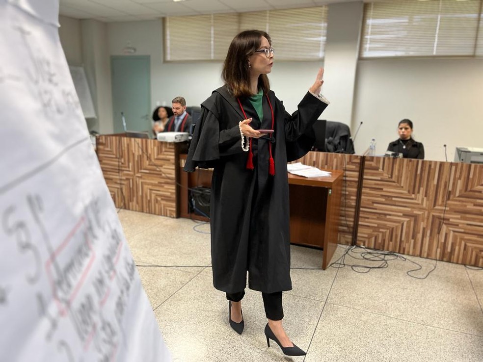 Promotora Manuela Canuto realiza a réplica no júri de Hitalo Marinho Gouveia — Foto: Iryá Nascimento/g1 AC