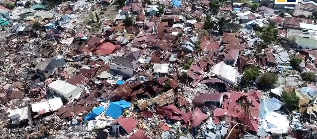Destruição em Palu, na Indonésia.  (Foto: Reprodução / YouTube)