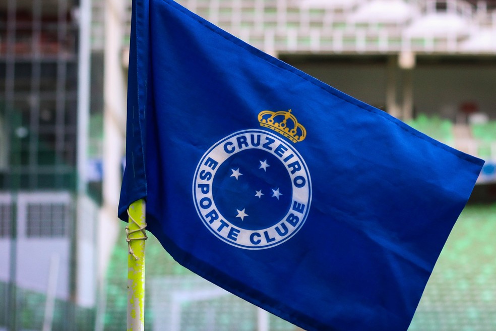 Bandeira do Cruzeiro no Independência — Foto: Fernando Moreno/ AGIF