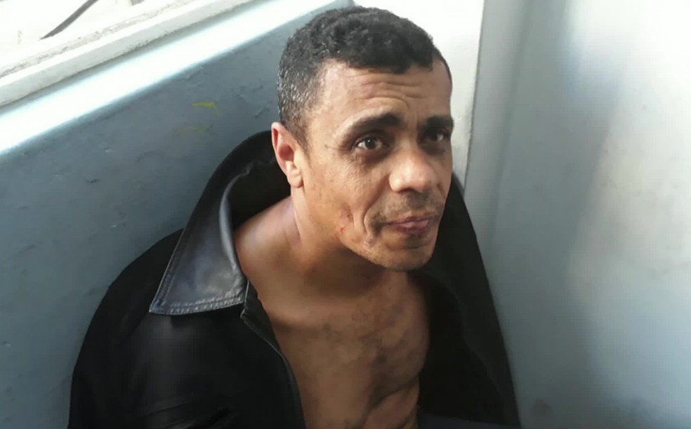 Adelio Bispo de Oliveira no dia em que foi preso; ele Ã© suspeito de ter dado facada em Bolsonaro â€” Foto: ReproduÃ§Ã£o/GloboNews