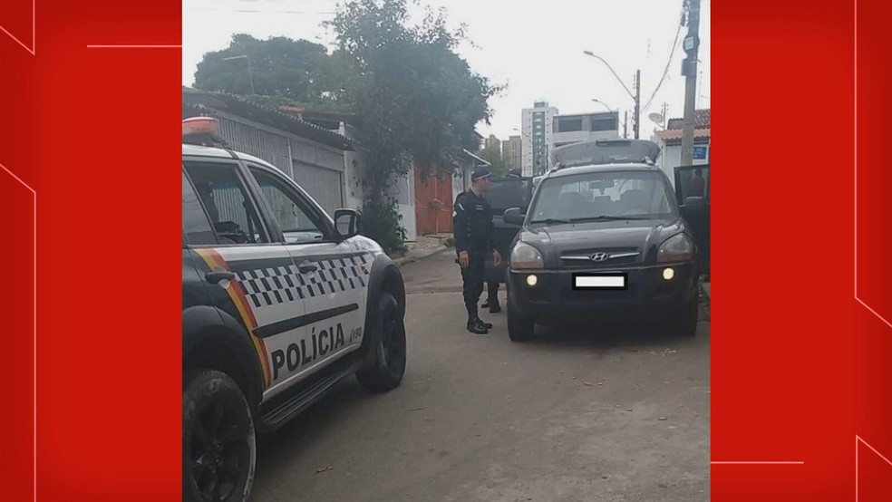 Carro usado por mulher para abordar ex-companheira do marido no DF — Foto: PMDF/Divulgação