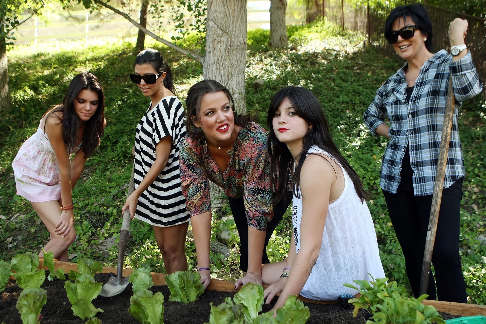 Kendall, Kourtney, Khloe, Kylie, e Kris em 2009 (Foto: Getty Images)