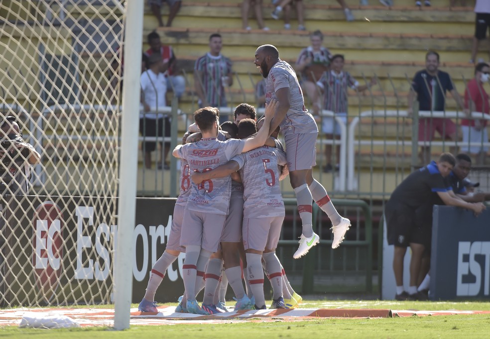 Fluminense comemora gol contra Resende � Foto: Andr� Dur�o/ge