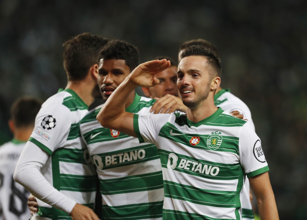 Pablo Sarabia comemora o quarto gol do Sporting — Foto: REUTERS/Pedro Nunes