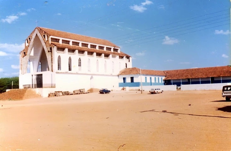 Outro ângulo da Igreja Sagrada Coração de Jesus em construção — Foto: Prefeitura Municipal de Petrolândia / Reprodução